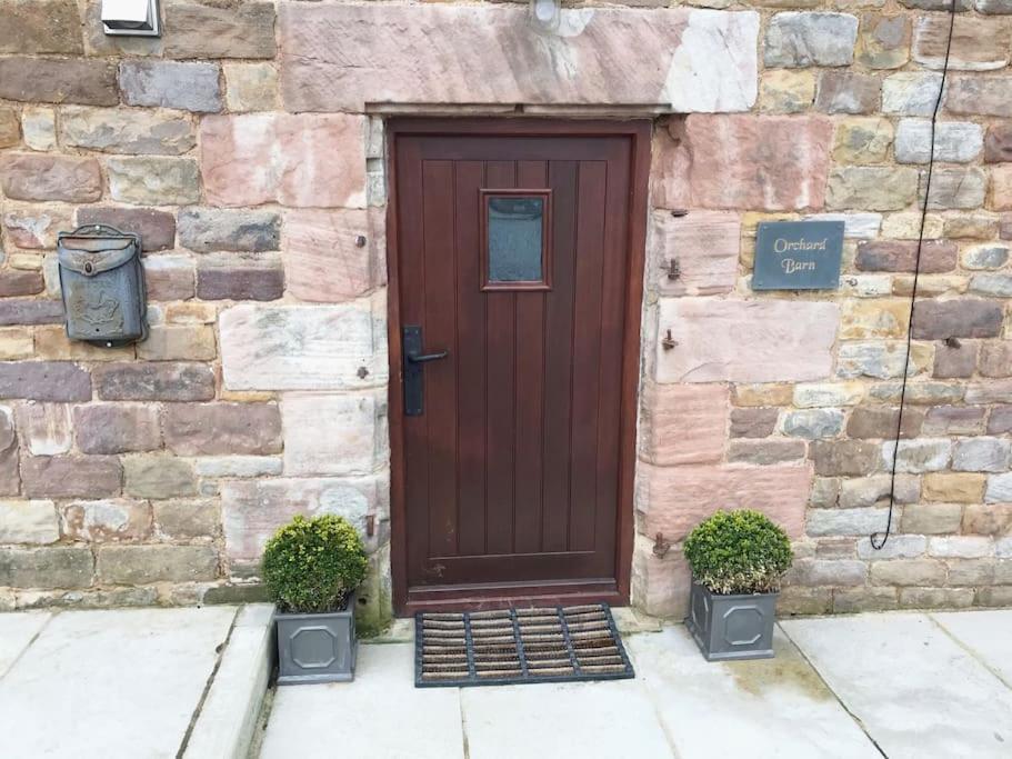Chic 2 Bed Peak District Cottage Barn Near Alton Towers, Polar Bears, Chatsworth House Leek Exteriér fotografie