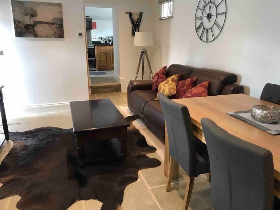 Chic 2 Bed Peak District Cottage Barn Near Alton Towers, Polar Bears, Chatsworth House Leek Exteriér fotografie
