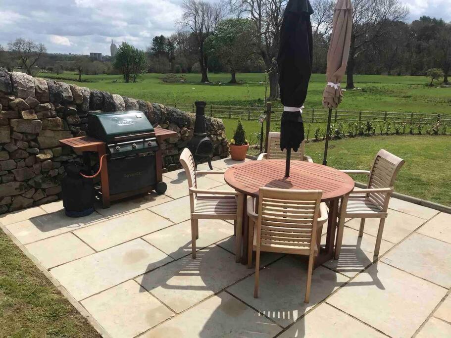 Chic 2 Bed Peak District Cottage Barn Near Alton Towers, Polar Bears, Chatsworth House Leek Exteriér fotografie